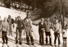 Lyžařský dětský kurz ve Strážném 1989 Lyžaři ve Strážném